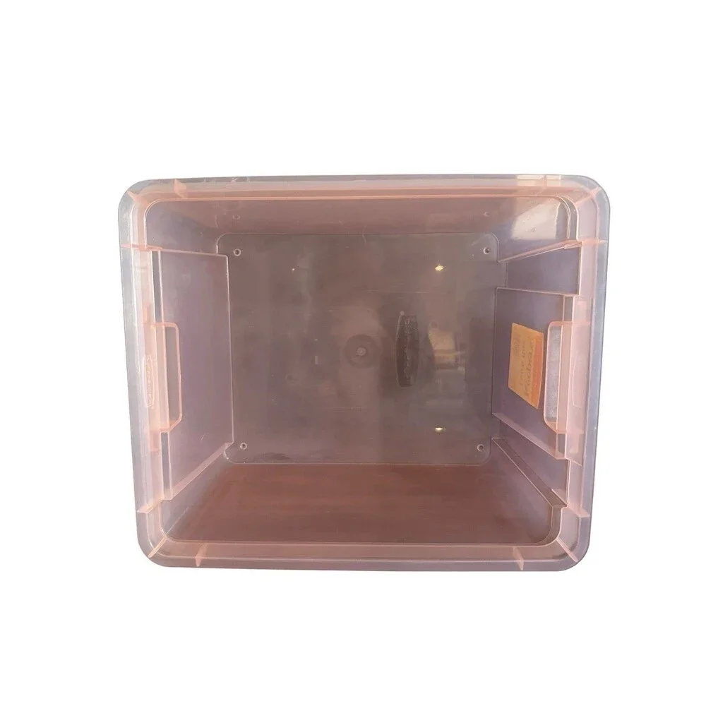 Vintage 1990s Rubbermaid Keepers Latch Storage Box Pink No. 4148 18 X 15 X 9.75”